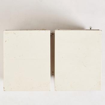 Alvar Aalto, sängbord, ett par, O.y Huonekalu-ja Rakennustyötehdas, Finland ca 1932, modellen ritad till Pemar-sanatoriet.