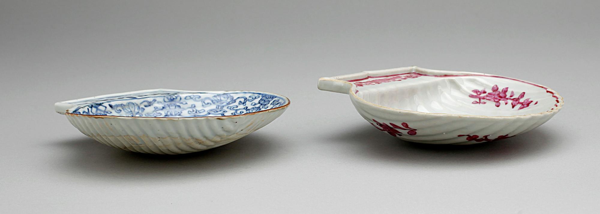 SMÖRSNÄCKOR, 2 st, porslin, Kina, 1700-tal.