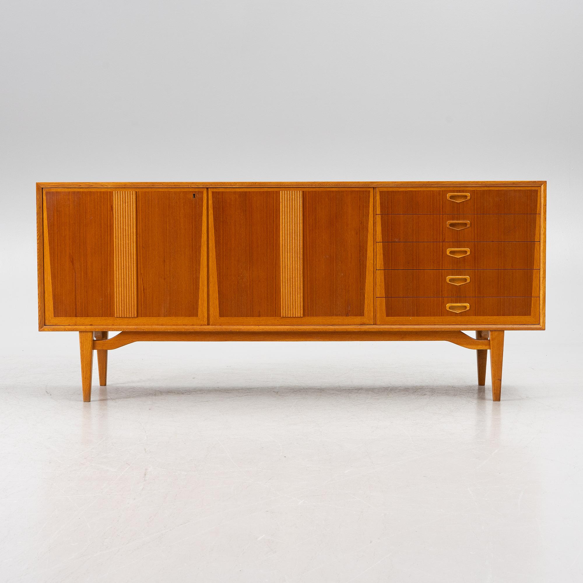 Sideboard, 1960-tal, möbelfabriken Örnen Rydaholm 1960-tal.