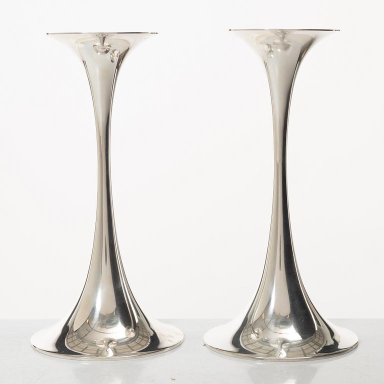 A pair of silver 'Trumpet' candlesticks, marks of Tapio Wirkkala, Kultakeskus, Hämeenlinna 1989 and 1992.