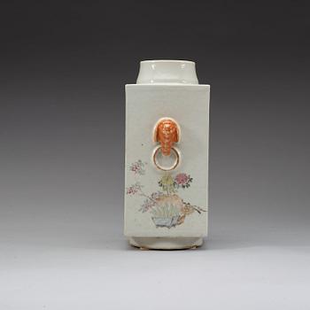 A square, famille rose vase. Late Qing Dynasty/Republic era, early 20th century.