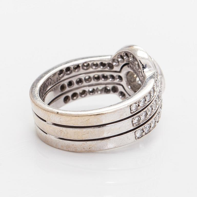 Ring, brilliant cut diamonds, 18K white gold, Italy 2005.
