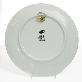 Piero Fornasetti, tallrikar, 2 st, porslin, "Tema e Variazioni", Milano, Italien.