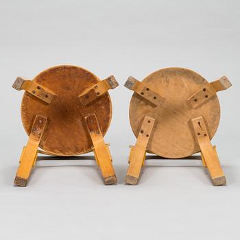 Alvar Aalto, Two 1960s 'N65' children's chairs for O.Y. Huonekalu- ja Rakennustyötehdas A.B.