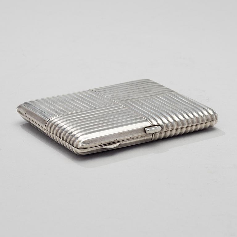 SAVUKERASIA, hopeaa, Venäjä 1900-luvun alku, leimattu AOAM3. Paino 188 g.