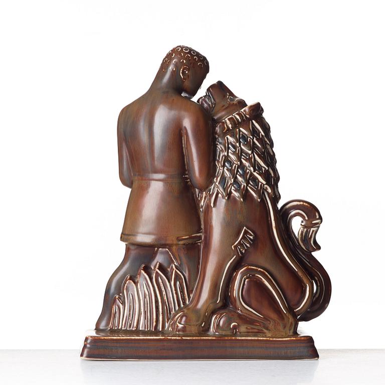 Gunnar Nylund, skulptur, "Androcles och lejonet", Rörstrand 1950-tal.