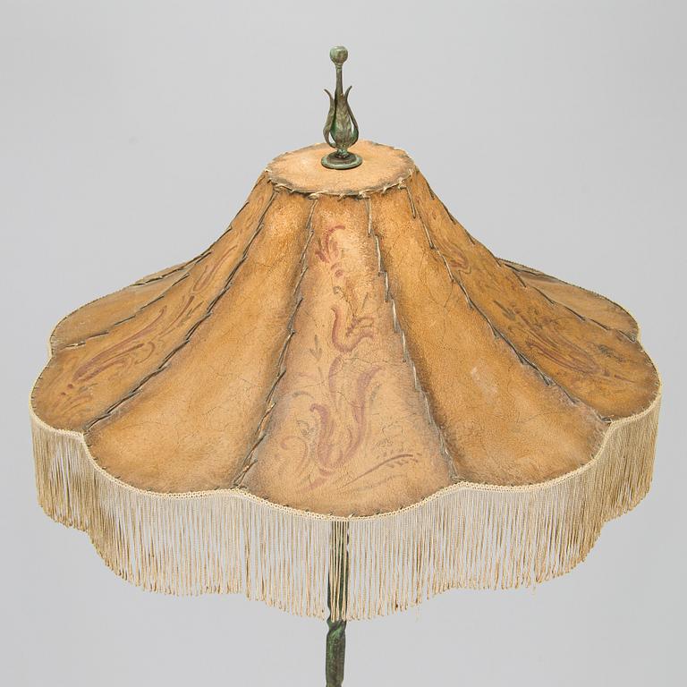 Lattiavalaisin, malli 811, Taidetakomo Hakkarainen, 1930-luku.