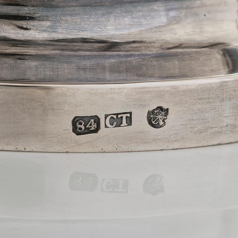 Carl Johan Tegelsten, A pair of Neo-Rococo silver champagne coolers/ vases, maker's mark of Carl Johan Tegelsten, Saint Petersburg 1849.