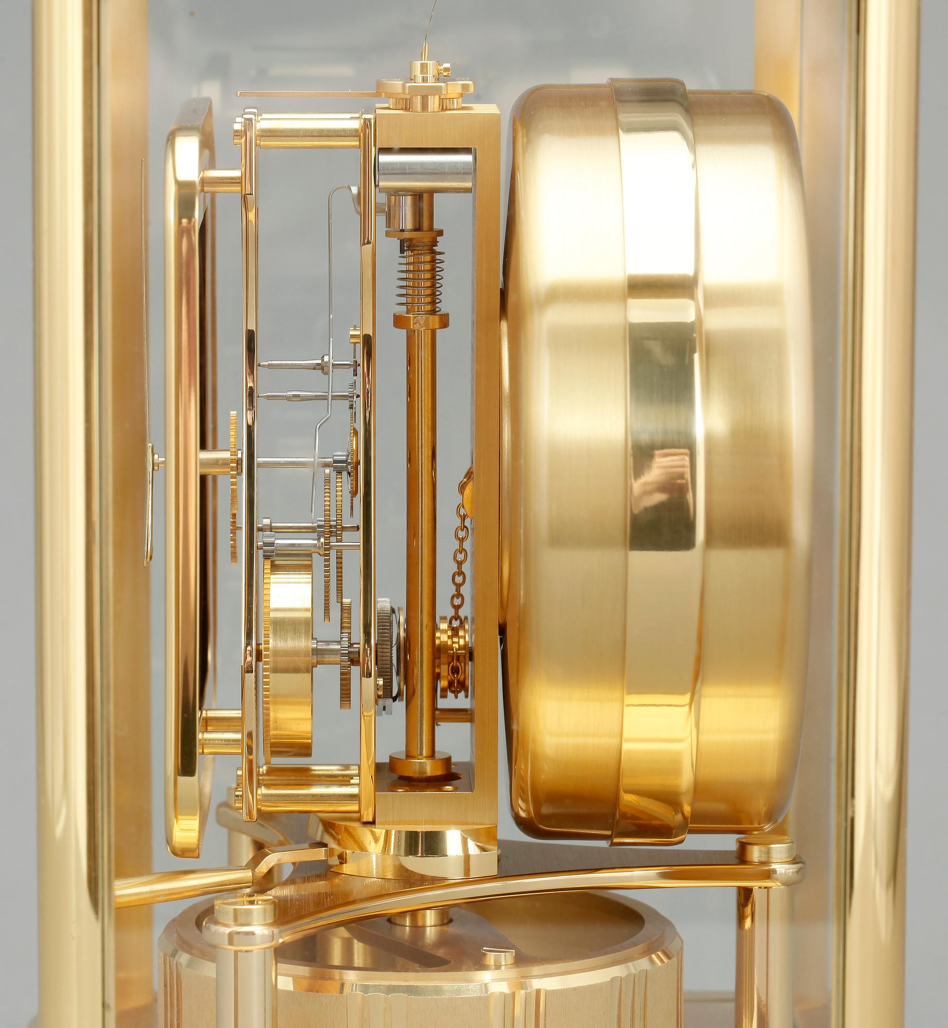 BORDSUR, "Atmos", Jaeger-Le Coultre, Schweiz, 1900-talets andra hälft.
