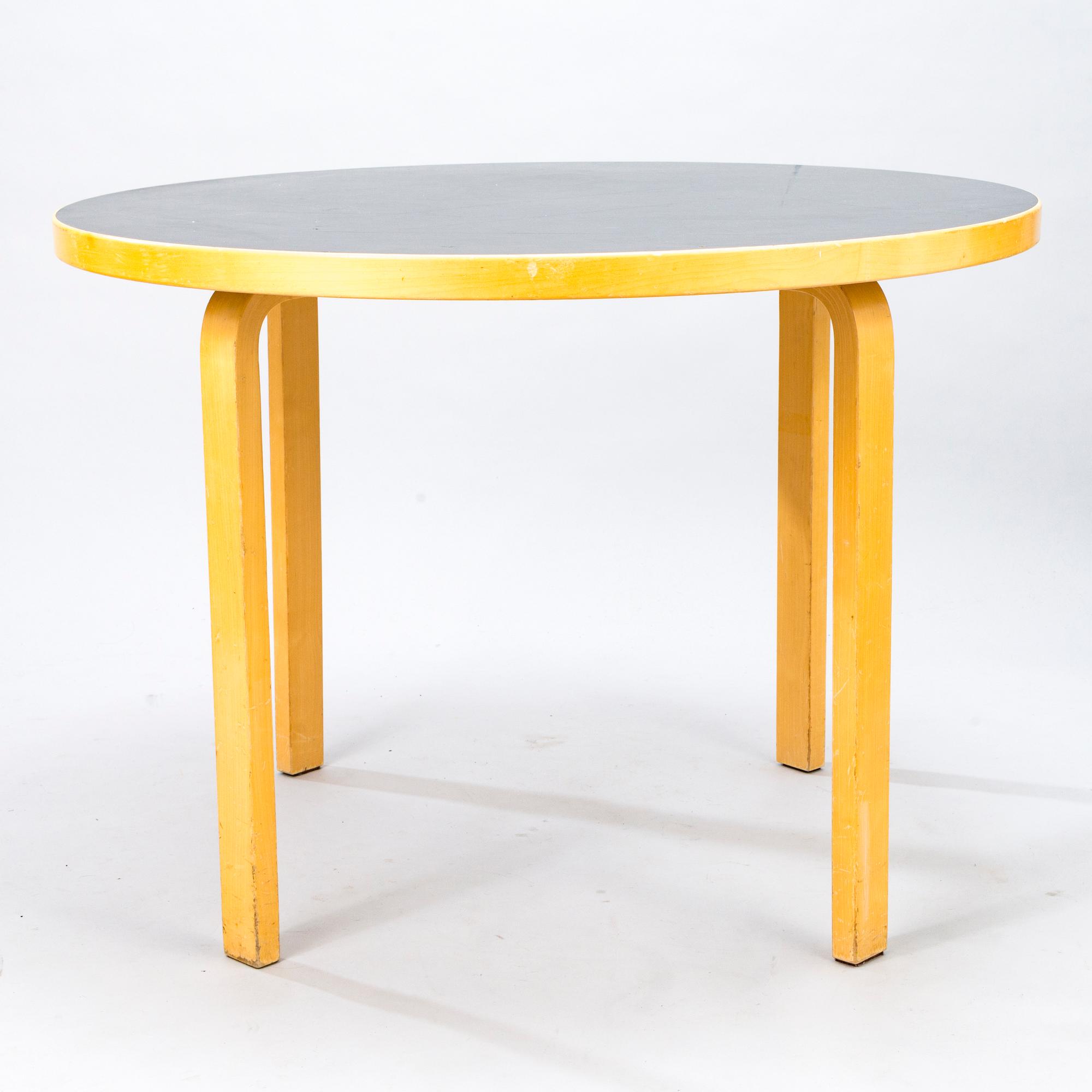ALVAR AALTO, a mid-20th-century '90A' table for Artek.