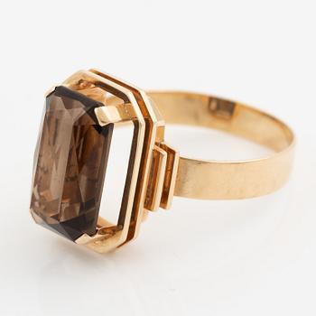 Ring, 14K gold, smoky quartz. Alppikulta Oy, Helsinki 1961.