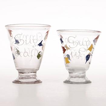 SNAPSGLAS 2 st, glas, 1769 och 1771.