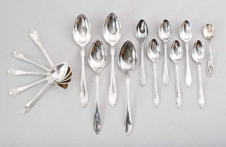 SKEDAR, 16 st, olika modeller, silver, 1900-tal. Vikt ca 354 gram.
