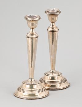 LJUSSTAKAR, ett par, silver, Birmingham England, 1924.