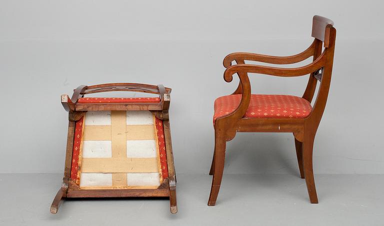KARMSTOLAR, ett par, biedermeier stil, 1920-tal.