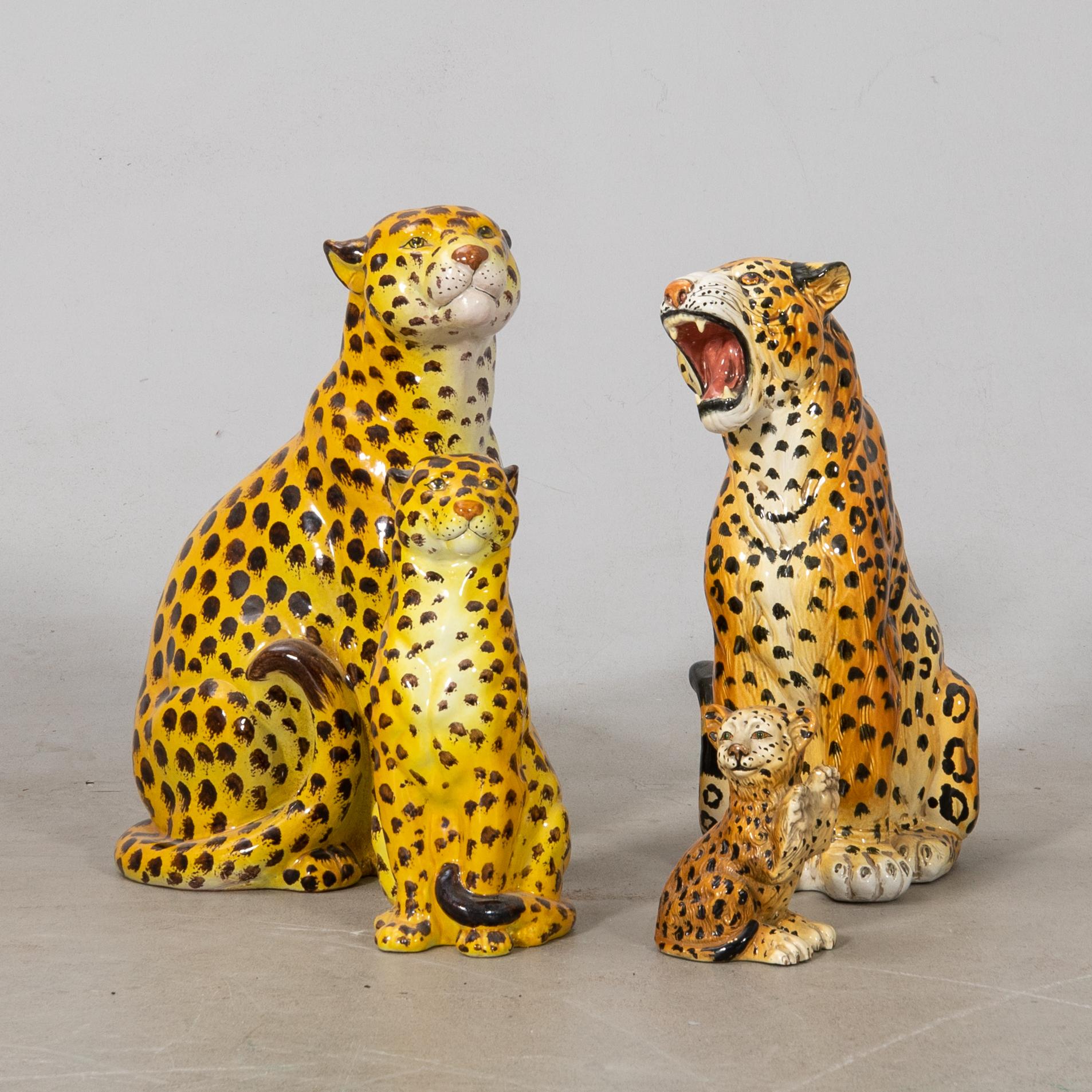 Decorative sculptures 4 pcs Cheetahs 20th century glazed ceramic.
