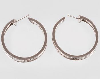 ÖRHÄNGEN, 18K vitguld med briljantslipade diamanter ca 3.41 ct. Vikt 8,8 gram.