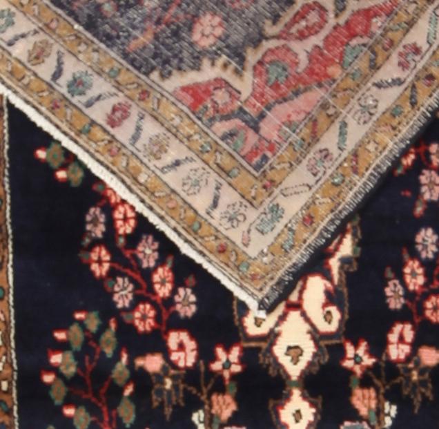 MATTA, Hamadan, 275 x 105 cm.