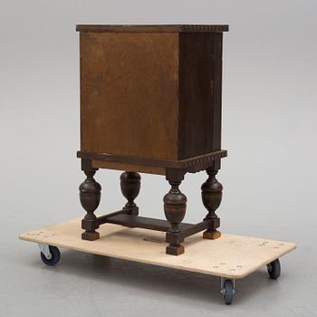 An early 20th century cabinet.