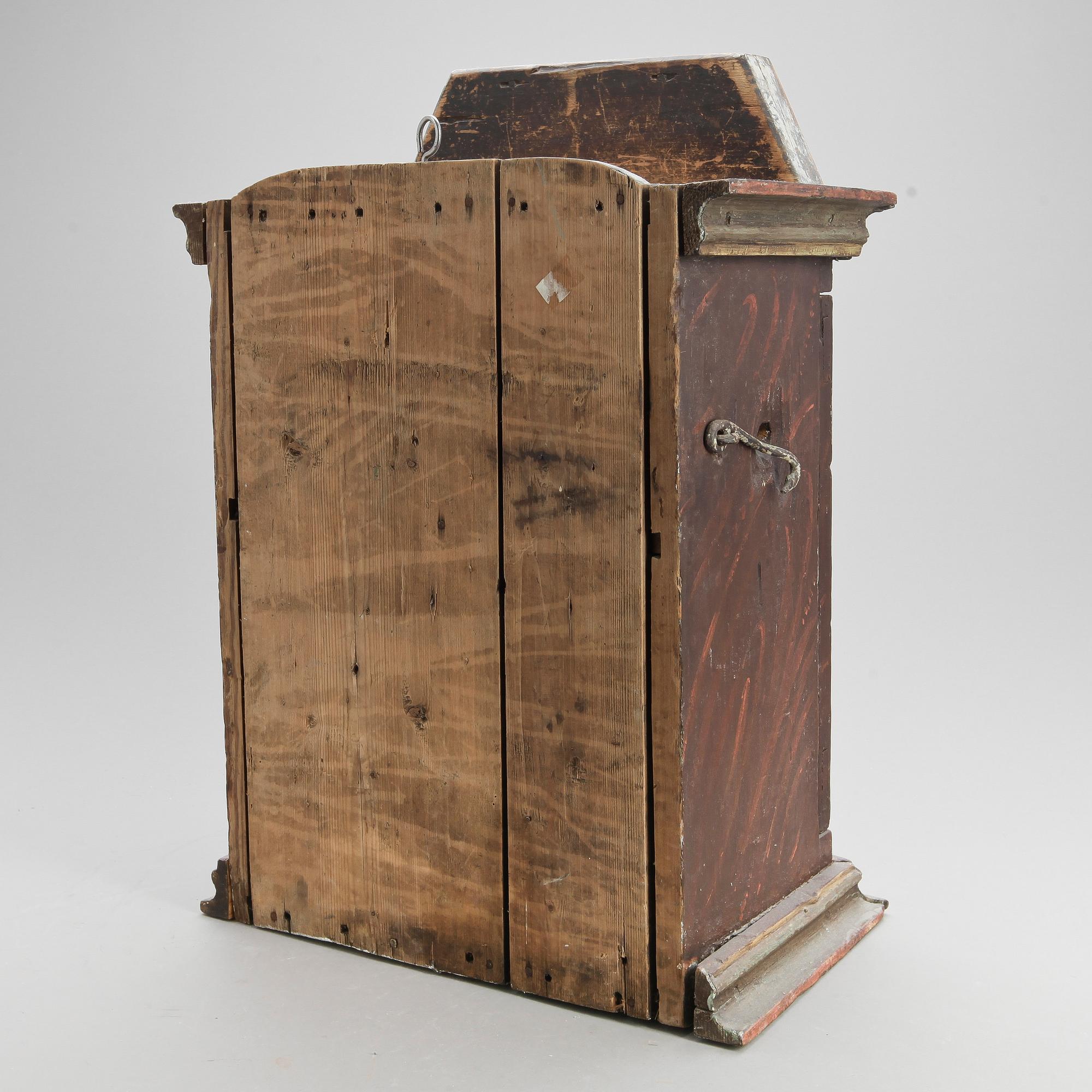 HÄNGSKÅP, allmoge, bär datering 1812.