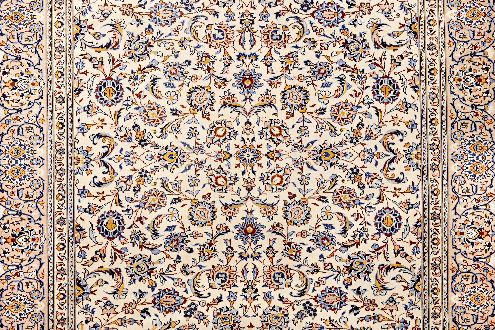A Kashan carpet, c. 380 x 271 cm.