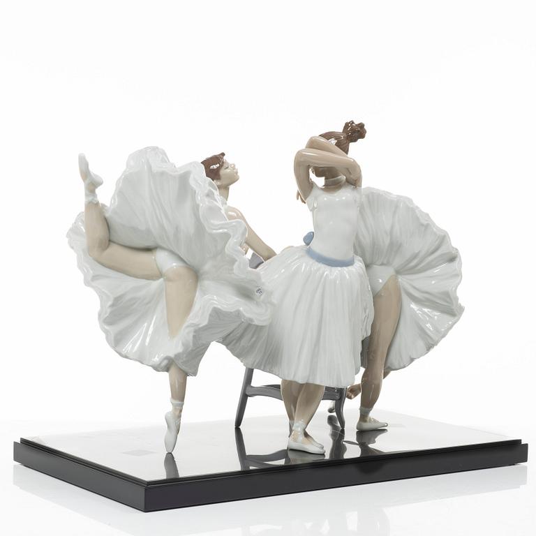José Luis Santes, figurine, "Backstage ballet", Lladró, Spain.