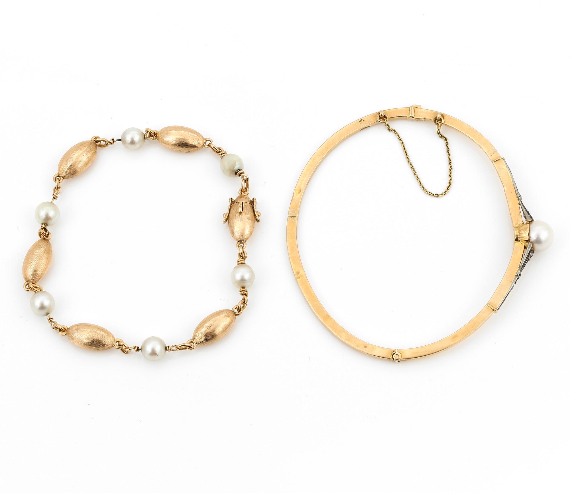 ARMRING OCH ARMBAND, 18 karat guld, pärlor och rosenslipade diamanter. Total vikt ca 13,3 gram.