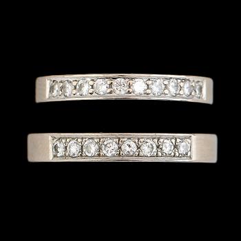 RINGAR, 2 st, 18K vitguld, briljantslipade diamanter. Svenska stämplar GIA 1978 resp MAG 1984. Vikt ca 7 g.