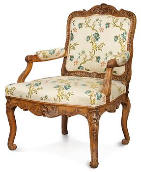 960. A Régence armchair.