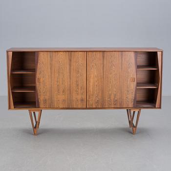 SIDEBOARD, Danmark, 1900-talets andra hälft. Citesintyg medföljer.