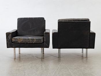 A pair of 1960:s easy chairs.