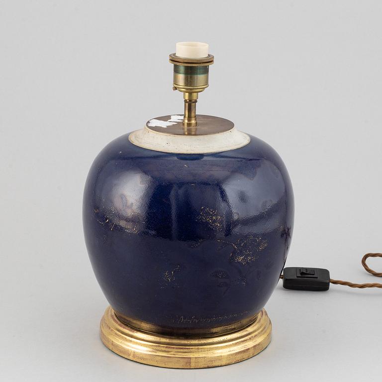 A blue glazed ginger jar made in to a lamp, Qing dynasty, Qianlong (1736-95).