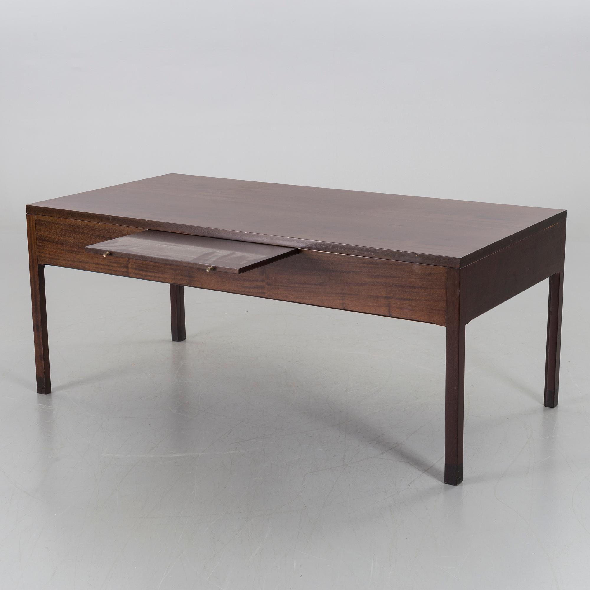 AKSEL BENDER MADSEN och EJNAR LARSEN för Willy Beck, skrivbord, 1900-talets mitt.