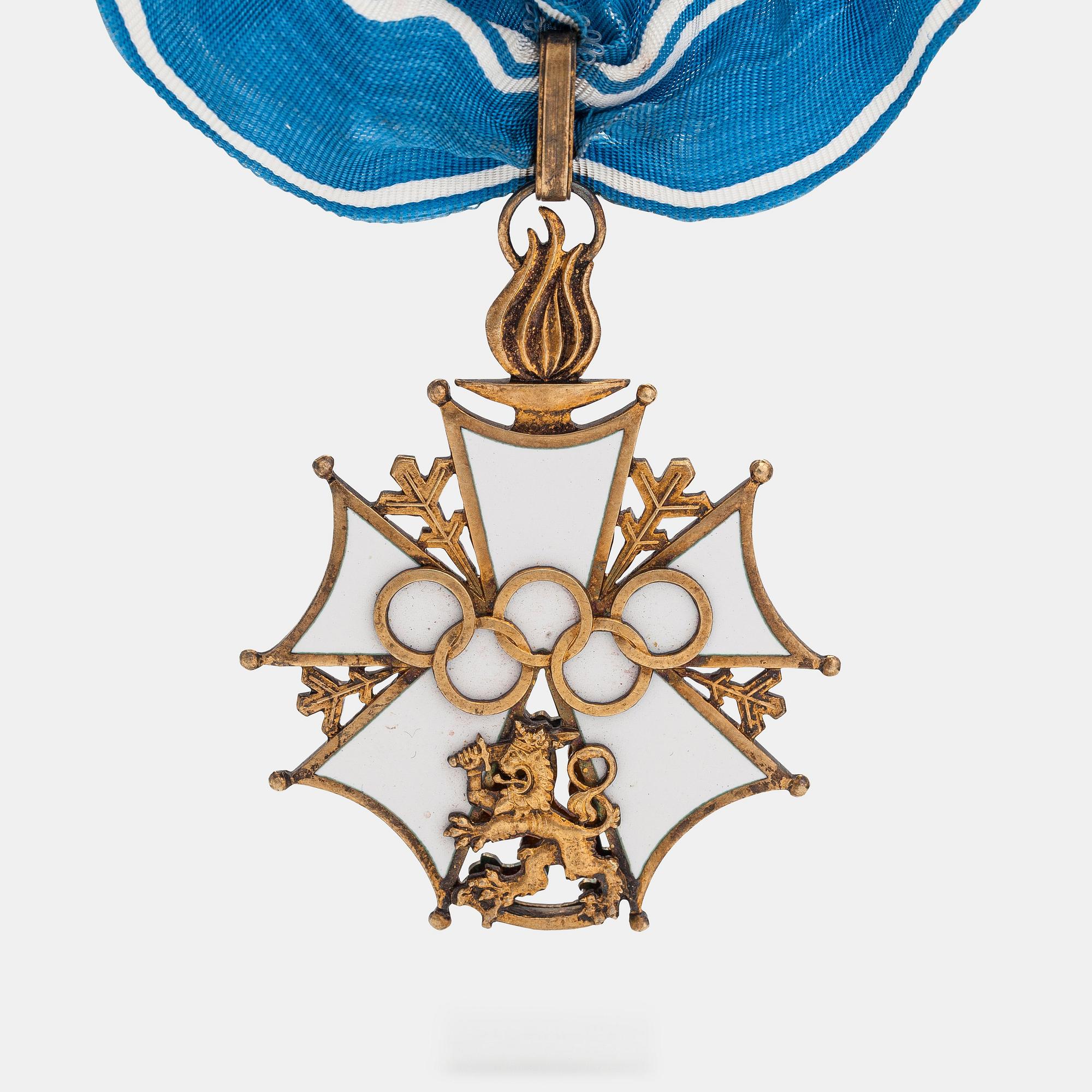 Finlands olympiska förtjänstkors, 1a klass, silver och emalj. Tillander, Helsingfors, före 1968.