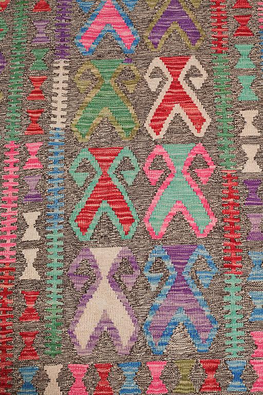 MATTA, kelim, 200 x 142 cm.