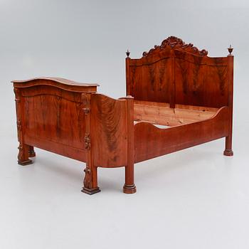 SÄNG, sk Imperialsäng, 1800-talets andra hälft.