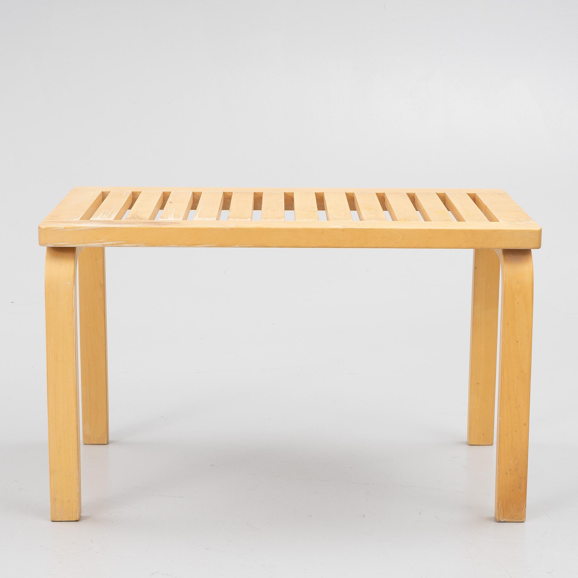 Alvar Aalro, a modewl 153 B bench, Artek.