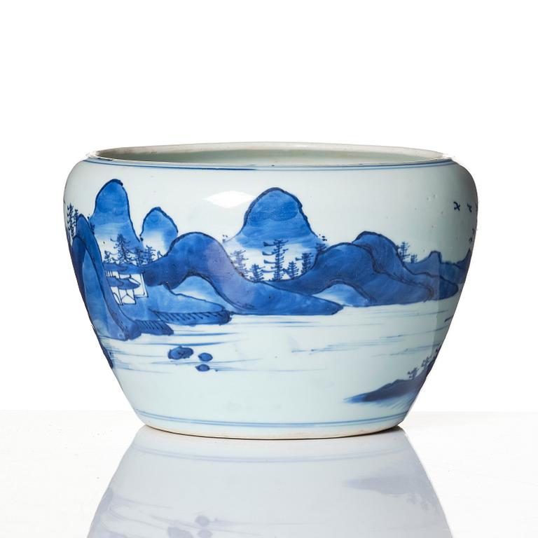 A blue and white Transitional jardiniere, 17th Century.
