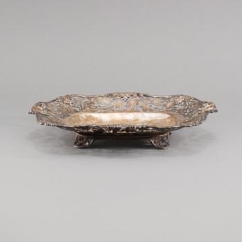 BRÖDFAT, silver, Atkin Brothers, Sheffield, 1930, vikt 765 g.