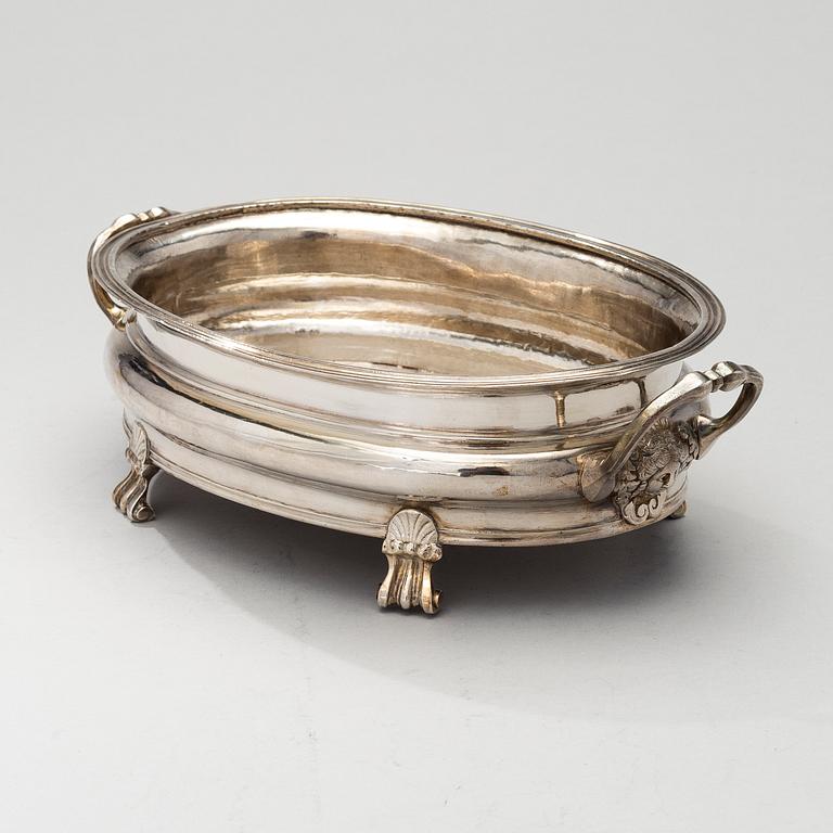 A BOWL, silver, Paris 1722-1727, Charles Cordier, weight 606 g.