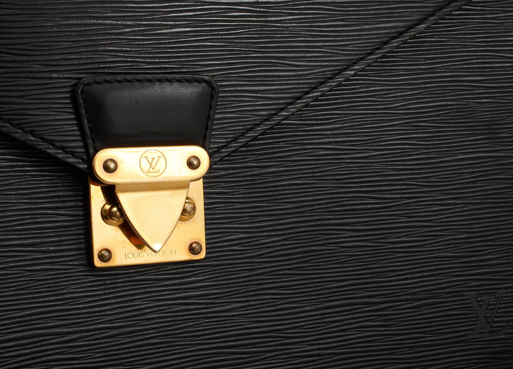 PORTFÖLJ, "Serviette conseiller ambassadeure Epi", Louis Vuitton.