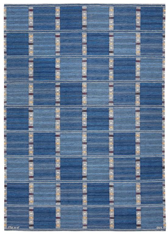 CARPET. "Falurutan, m.blå II". Rölakan (flat weave). 242 x 171 cm. Signed AB MMF BN.
