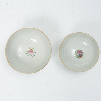 Skålar, sju stycken, porslin. Sen Qingdynasti, omkring 1900.