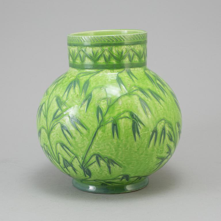 GUNNAR WENNERBERG, a sgrafitto stoneware art nouveau vase, Gustafsberg 1901.