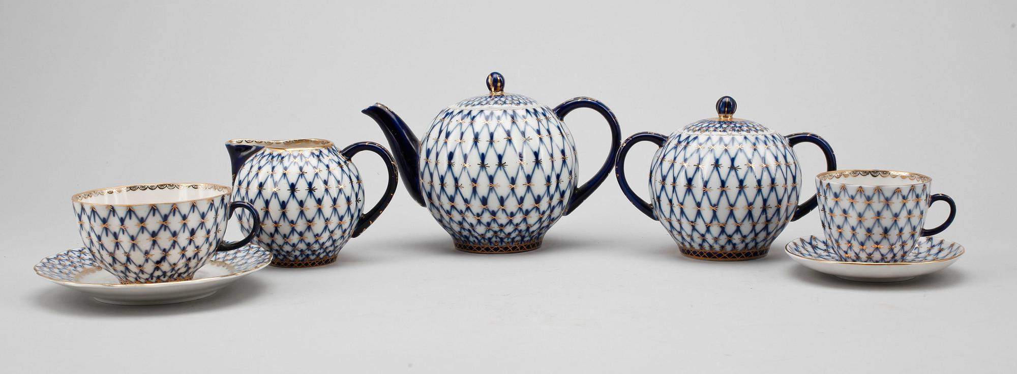 KAFFE- OCH TESERVIS, 32 delar, porslin, Lomonosov, Cobalt Net, Ryssland, 1900-talets andra hälft.