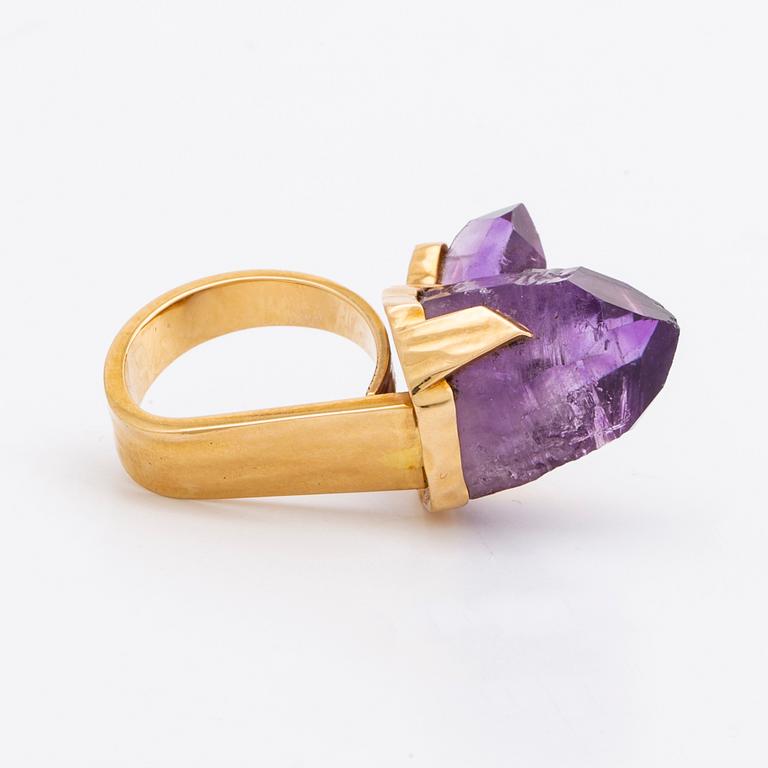 REY URBAN RING 18K gold w amethyst crystal approx 20 x 15 mm, Stockholm 1975, original box.