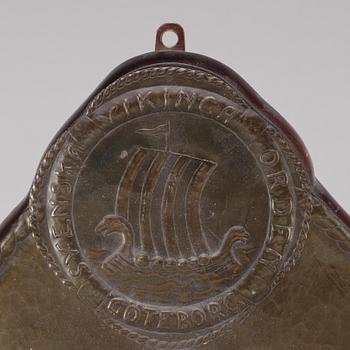 BAROMETER, koppar, Svenska Vikingaorden Göteborg 1922.
