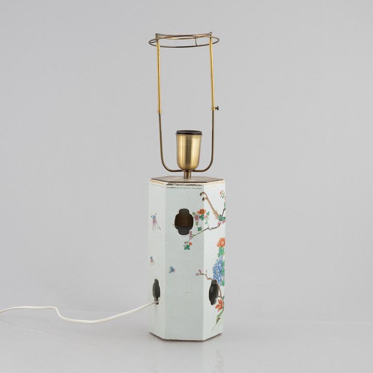 A porcelain hat stand made into a table lamp, China, early 20th century.