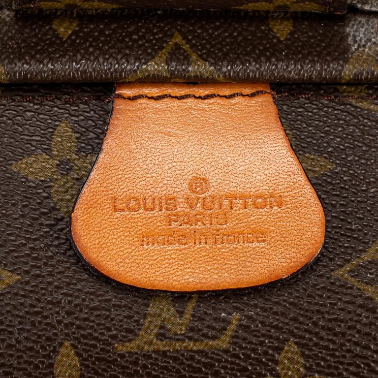 LOUIS VUITTON, a monogram canvas 'Serviette fermoir'.