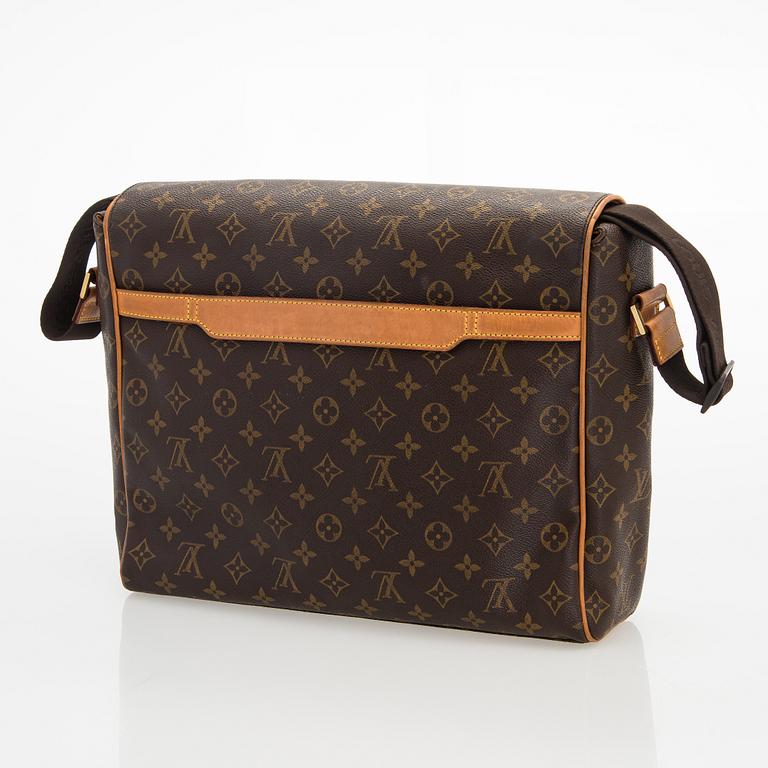 Louis Vuitton, "Abbesses messenger" väska.